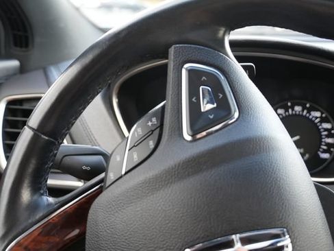 Used 2018 Lincoln MKX Reserve w/ Lincoln MKX Climate Package FWD image 26