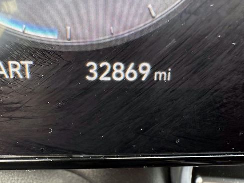 Used 2024 Hyundai Elantra SEL FWD image 30