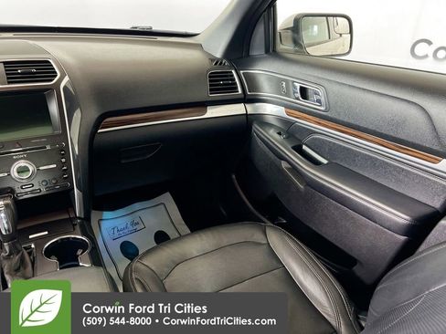 Used 2018 Ford Explorer Limited image 28