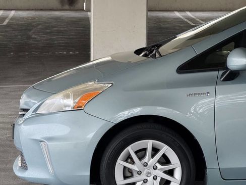Used 2014 Toyota Prius V Three FWD image 4