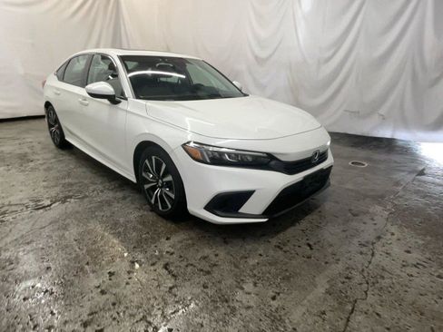 Used 2024 Honda Civic EX image 2