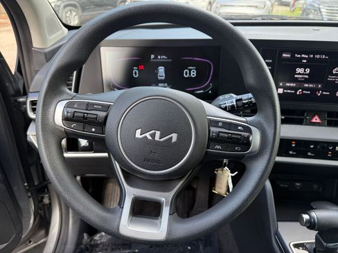Used 2025 Kia Sportage LX FWD image 27