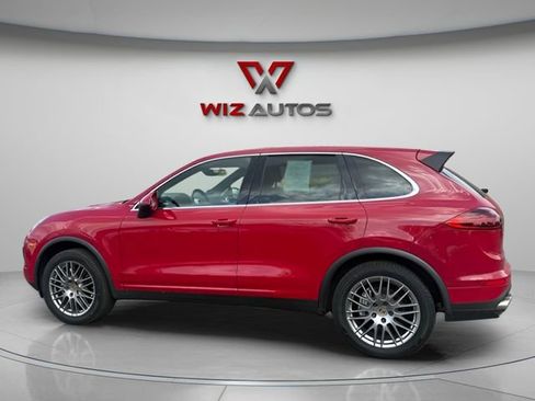 Used 2017 Porsche Cayenne S w/ Premium Package AWD/4WD image 2