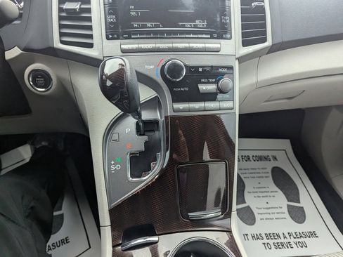 Used 2011 Toyota Venza AWD image 17