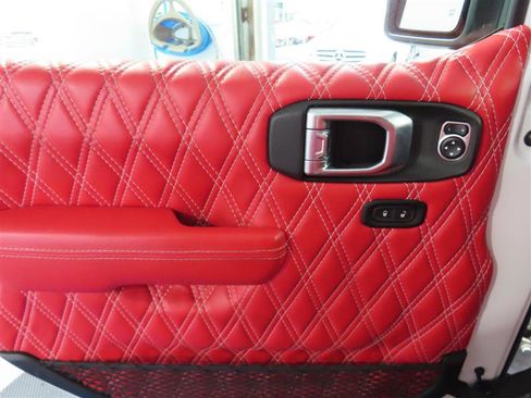 Used 2021 Jeep Gladiator Sport image 17