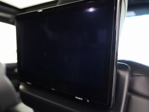 Used 2024 Lexus LX 600 4WD w/ Luxury Package image 13