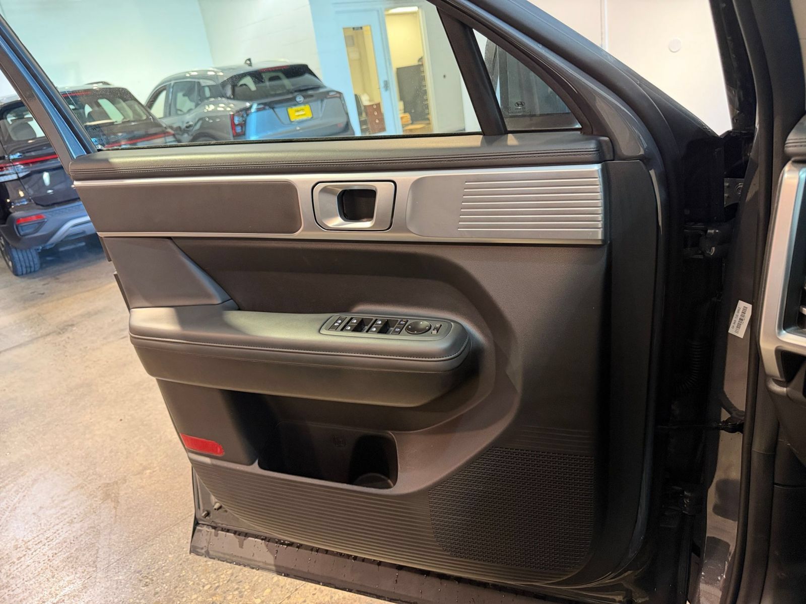 Used 2025 Hyundai Santa Fe SEL FWD image 18