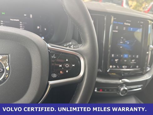 Certified 2025 Volvo XC60 B5 Plus image 22