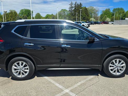 Used 2017 Nissan Rogue SV AWD/4WD image 23