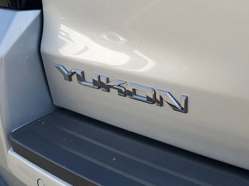 Used 2017 GMC Yukon SLT w/ Open Road Package image 7