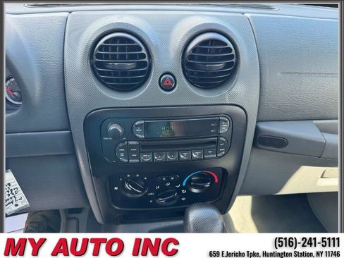 Used 2006 Jeep Liberty Sport AWD/4WD image 16