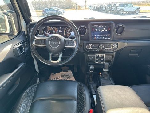 Used 2022 Jeep Gladiator Overland image 16