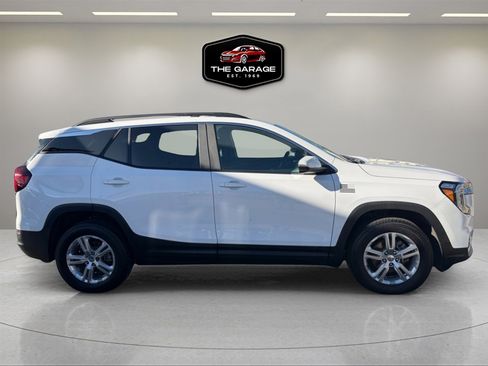 Used 2022 GMC Terrain SLE w/ Driver Convenience Package image 6