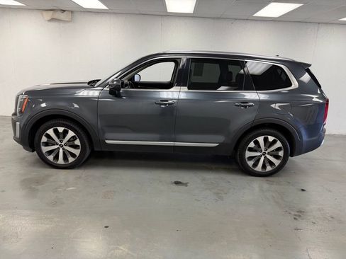 Used 2022 Kia Telluride S FWD image 2