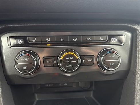 Used 2021 Volkswagen Tiguan SEL image 23