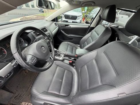 Used 2013 Volkswagen Jetta SE FWD image 5
