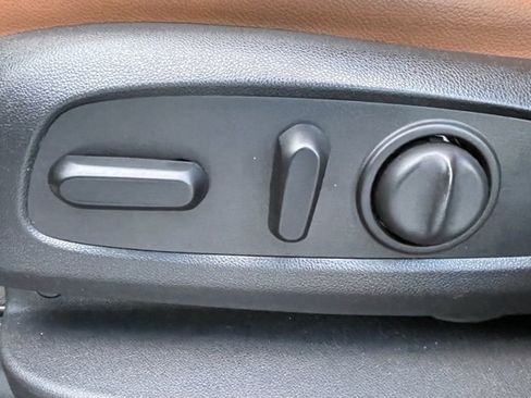 Certified 2017 GMC Acadia SLT image 30