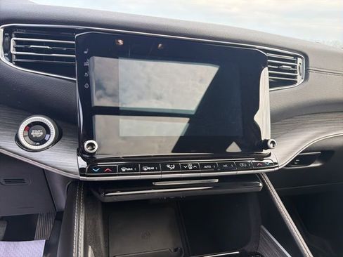 Used 2023 Jeep Wagoneer Series II w/ Premium Group I image 6