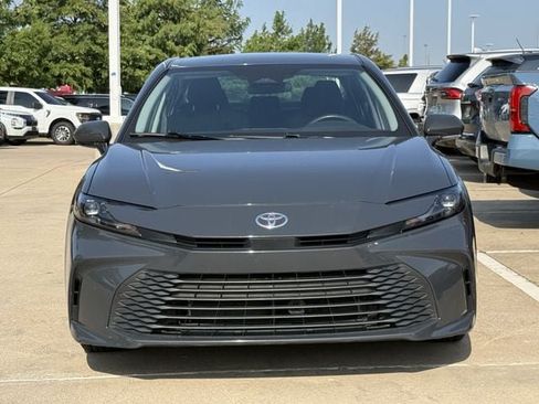 Used 2025 Toyota Camry LE FWD image 8