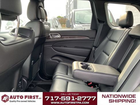 Used 2018 Jeep Grand Cherokee Overland AWD/4WD image 11