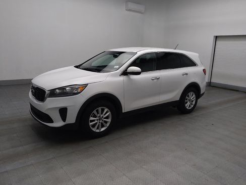 Used 2019 Kia Sorento LX image 2