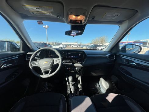 Used 2025 Chevrolet TrailBlazer LT FWD image 33