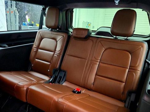 Used 2024 Lincoln Navigator L Reserve AWD/4WD image 21