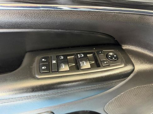 Used 2019 Jeep Grand Cherokee Limited w/ Trailer Tow Group IV image 12