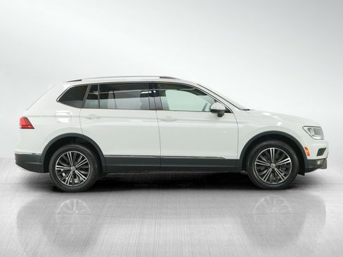 Used 2018 Volkswagen Tiguan SEL AWD/4WD image 6