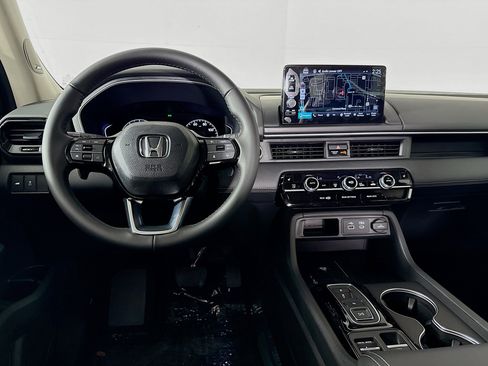 New 2025 Honda Pilot Touring image 28