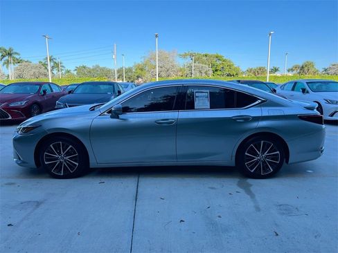 Certified 2023 Lexus ES 300h w/ Premium Package image 5