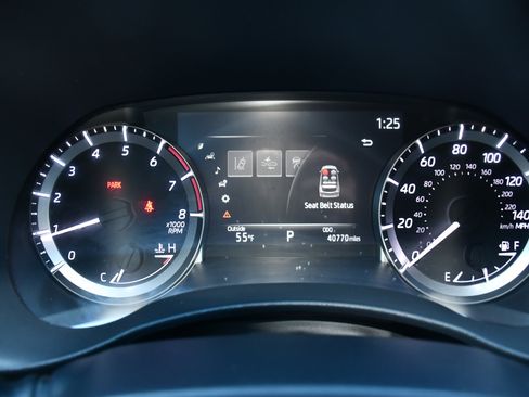 Certified 2023 Toyota Highlander XLE image 11