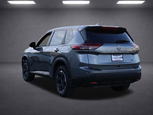 Used 2024 Nissan Rogue SV FWD image 6