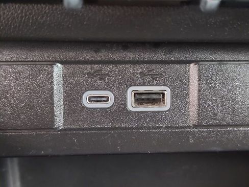 Used 2024 Chevrolet Colorado Trail Boss AWD/4WD image 33