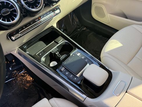 Certified 2022 Mercedes-Benz GLB 250 4MATIC image 22