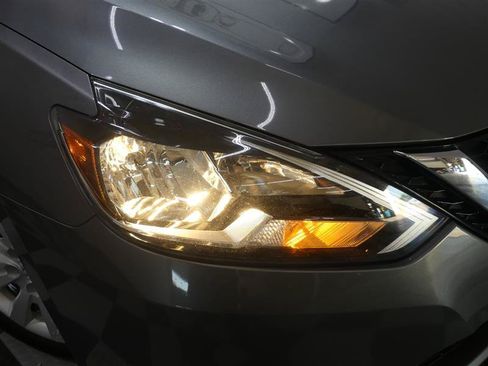 Used 2018 Nissan Sentra S FWD image 14