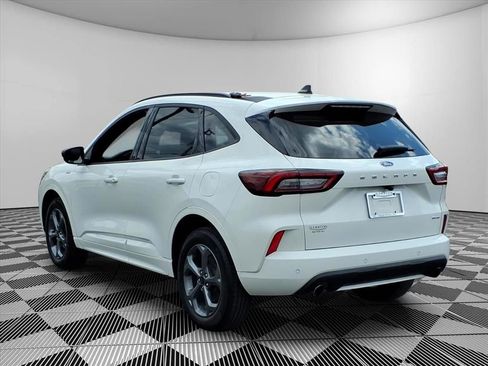 Used 2023 Ford Escape ST-Line w/ Tech Pack #1 AWD/4WD image 8