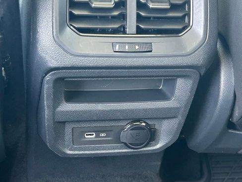 Used 2023 Volkswagen Tiguan SE w/ Panoramic Sunroof Package FWD image 43