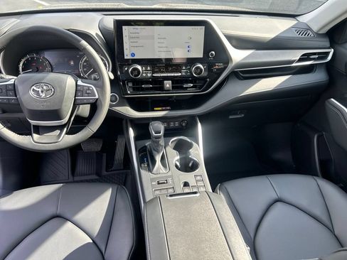 New 2026 Toyota Highlander XLE AWD/4WD image 12