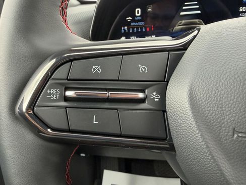 Used 2025 Chevrolet Equinox RS w/ Safety and Technology Package image 19