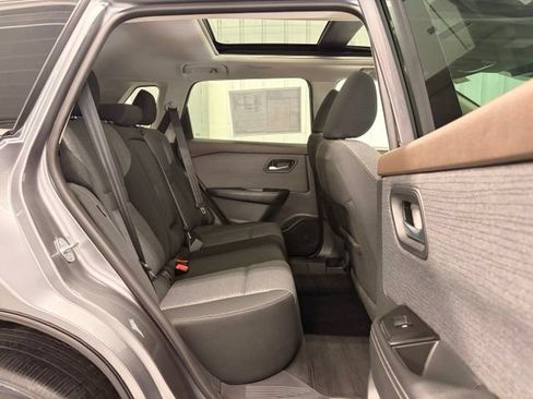 Used 2021 Nissan Rogue SV FWD image 9