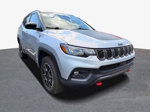Used 2026 Jeep Compass Trailhawk AWD/4WD image 4