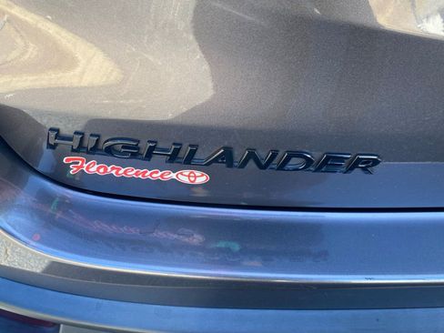 Used 2019 Toyota Highlander SE image 15