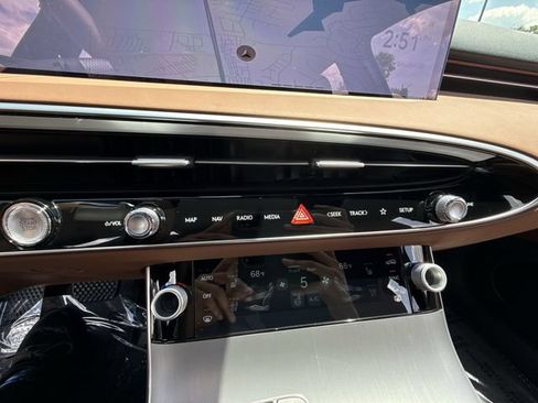 New 2026 Genesis GV70 2.5T Advanced AWD/4WD image 16