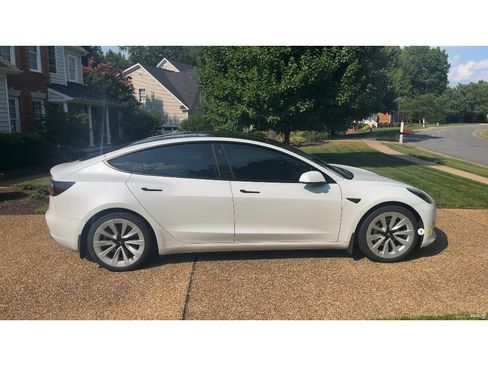 Used 2022 Tesla Model 3 Long Range AWD/4WD image 3