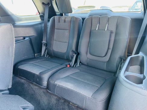 Used 2017 Ford Explorer XLT FWD image 23