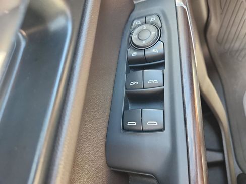 Used 2022 GMC Sierra 1500 SLT AWD/4WD image 22