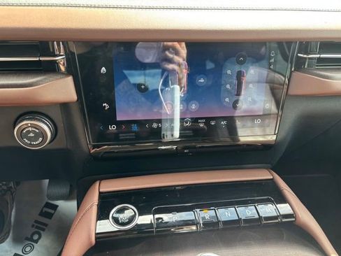 Used 2025 Lincoln Navigator Reserve AWD/4WD image 30
