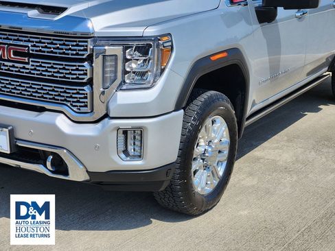 Used 2023 GMC Sierra 2500 Denali w/ Denali Ultimate Package AWD/4WD image 12