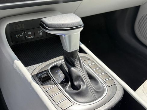 Certified 2024 Hyundai Kona SEL AWD/4WD image 22
